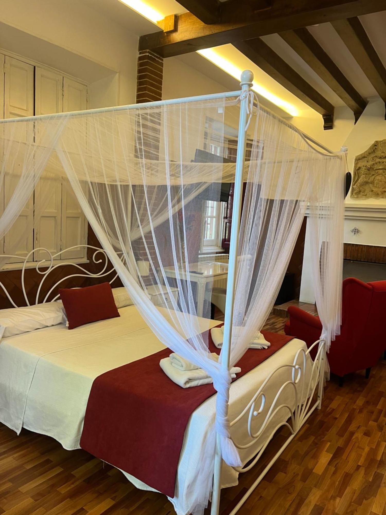 Casa Jardin El Colmenar Hotel Las Navas Del Marques Ngoại thất bức ảnh