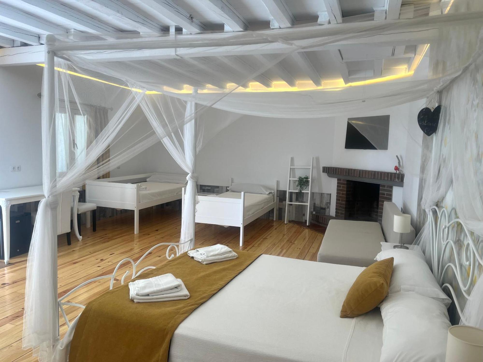 Casa Jardin El Colmenar Hotel Las Navas Del Marques Ngoại thất bức ảnh