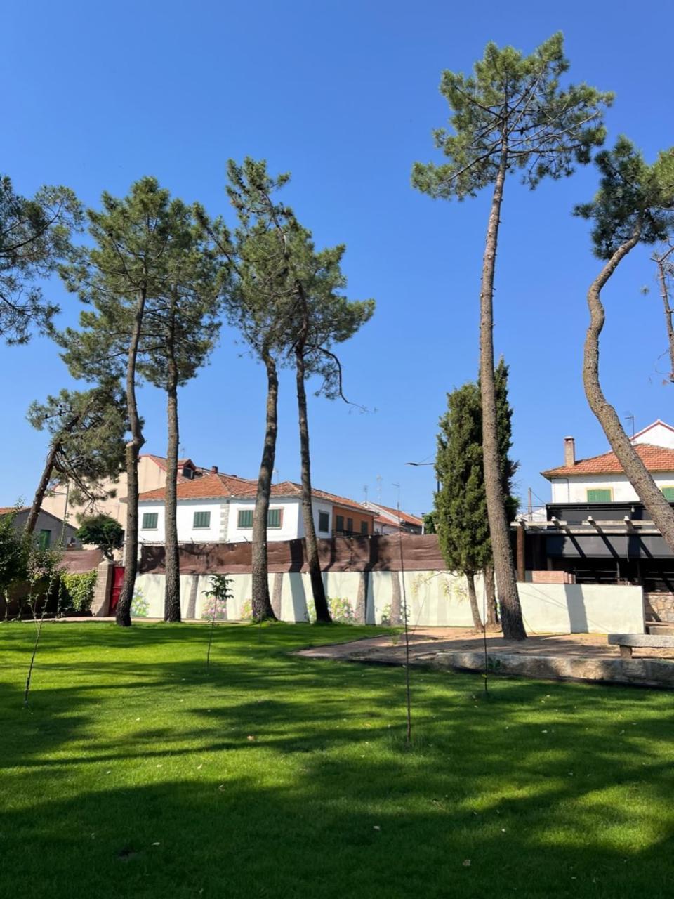 Casa Jardin El Colmenar Hotel Las Navas Del Marques Ngoại thất bức ảnh